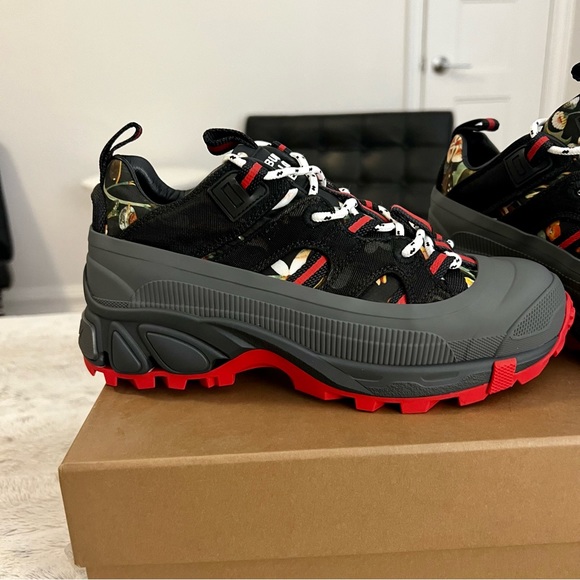 NWT Burberry Floral Print Nylon Arthur Sneakers  - multicolor size 36.5/6 US - Picture 6 of 11
